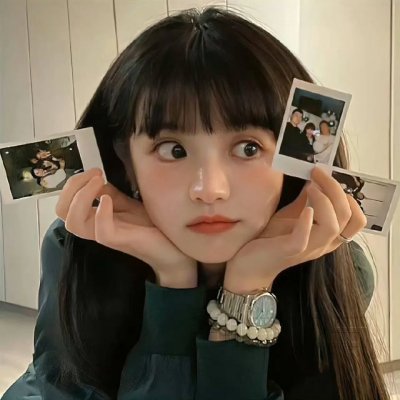 红色机尾